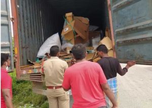 Mobile Phones Lorry robbered by theives in Chittoor district