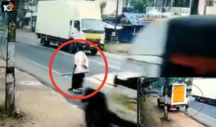 miraculous-escape-of-a-man-from-road-accident-in-kerala