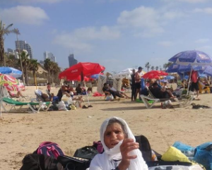 Thousands of Palestinians flock to Israeli beaches, restaurants 