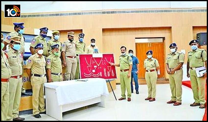 స్కూల్ మాస్టారు.. దొంగల ముఠాకు లీడర్.. అడ్డంగా దొరికేసరికి.. స్కూల్ మాస్టారు.. దొంగల ముఠాకు లీడర్.. అడ్డంగా దొరికేసరికి..