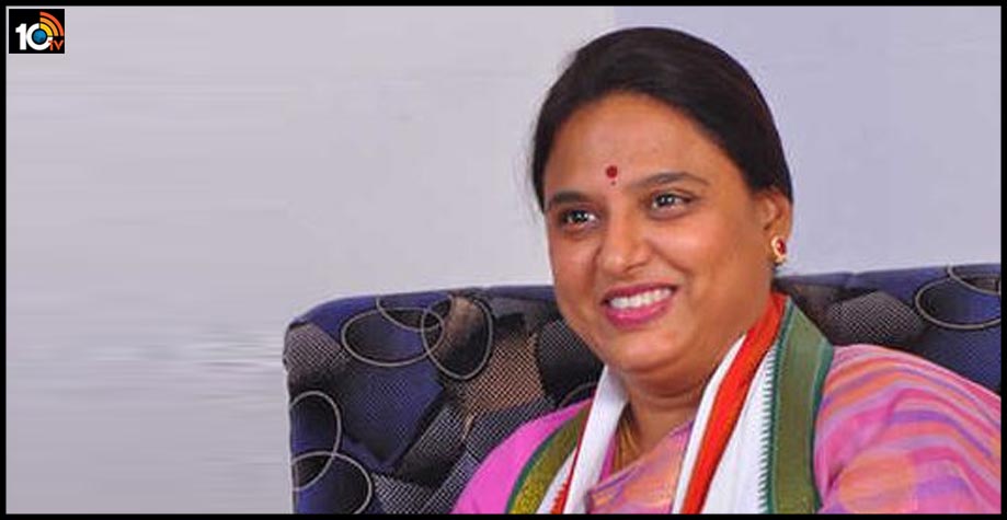 ప్రజలకు దూరంగా ఉత్తమ్ భార్య పద్మావతి ప్రజలకు దూరంగా ఉత్తమ్ భార్య పద్మావతి