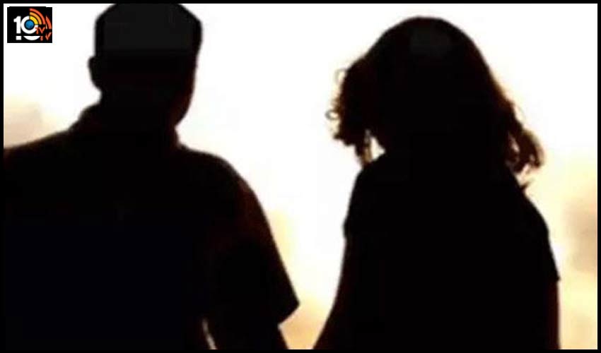 వితంతువుతో సంబంధం పెట్టుకున్నాడని పబ్లిక్గా ఇద్దర్నీ.. వితంతువుతో సంబంధం పెట్టుకున్నాడని పబ్లిక్గా ఇద్దర్నీ..