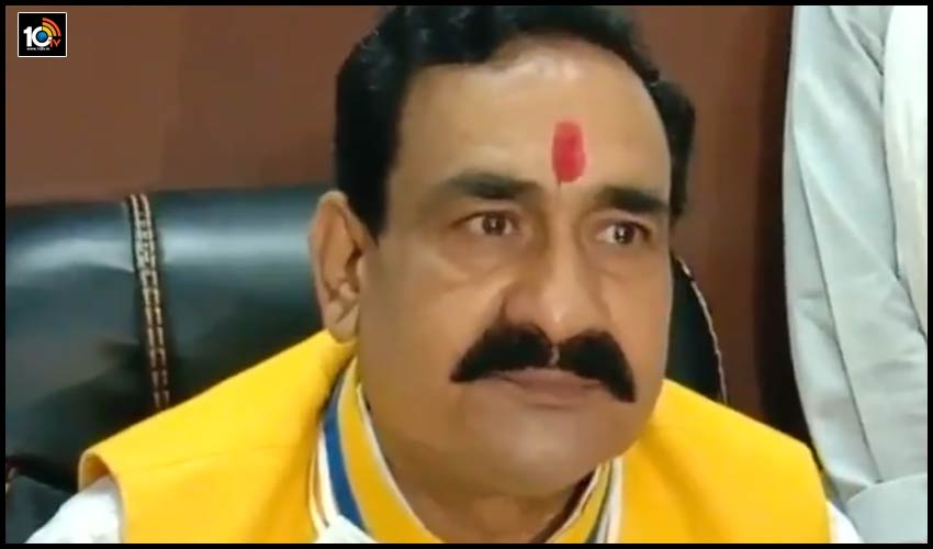 తప్పు చేశాను సారీ..మాస్క్ పెట్టుకుంటానంటూ మంత్రి పశ్చాత్తాపం తప్పు చేశాను సారీ..మాస్క్ పెట్టుకుంటానంటూ మంత్రి పశ్చాత్తాపం