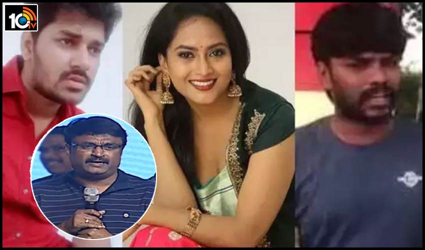 నటి శ్రావణి ఆత్మహత్యకు కారణం ఇదే, ఆ ముగ్గురూ విలన్స్.. త్వరలోనే ఆర్ఎక్స్ 100 నిర్మాత అశోక్ రెడ్డి అరెస్ట్ నటి శ్రావణి ఆత్మహత్యకు కారణం ఇదే, ఆ ముగ్గురూ విలన్స్.. త్వరలోనే ఆర్ఎక్స్ 100 నిర్మాత అశోక్ రెడ్డి అరెస్ట్