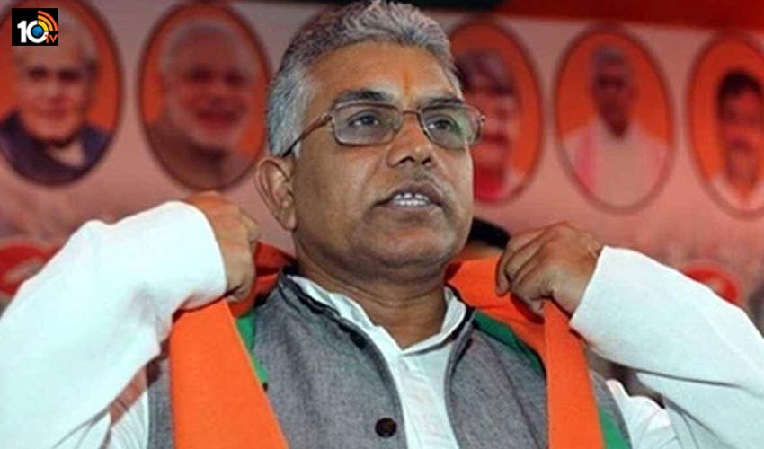 కరోనా ముగిసింది.. దీదీ మాత్రం నటిస్తుంది.. లాక్డౌన్ పెడుతుంది కరోనా ముగిసింది.. దీదీ మాత్రం నటిస్తుంది.. లాక్డౌన్ పెడుతుంది