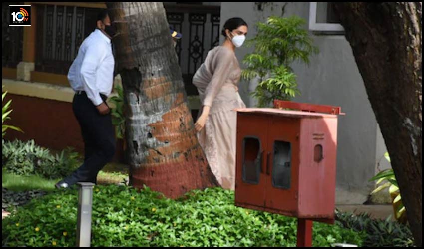 డ్రగ్స్ కేసులో ఈ 30ప్రశ్నలు ఎన్సీబీ దీపికను అడగవచ్చు! డ్రగ్స్ కేసులో ఈ 30ప్రశ్నలు ఎన్సీబీ దీపికను అడగవచ్చు!