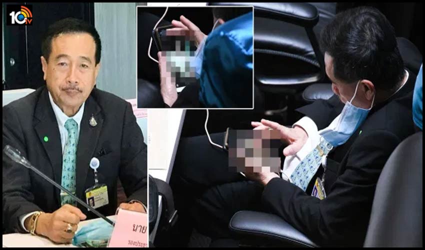 mp-caught-looking-at-porn-on-his-phone1