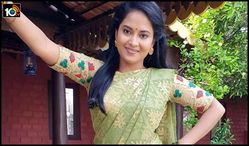 చనిపోయే ముందు బాత్ రూం నుంచి శ్రావణి ఫోన్! చనిపోయే ముందు బాత్ రూం నుంచి శ్రావణి ఫోన్!