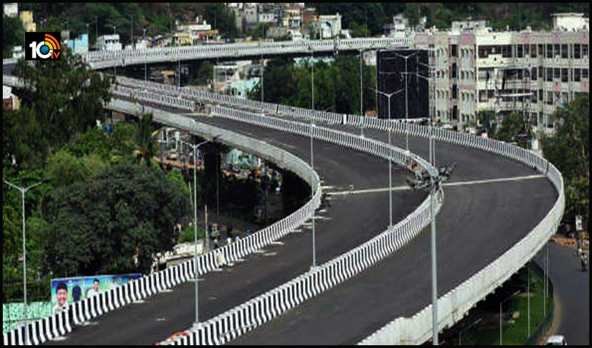 విజయవాడలో కనకదుర్గ ఫ్లైఓవర్ ప్రారంభోత్సవం మళ్లీ వాయిదా, అయినా వాహనాలకు అనుమతి విజయవాడలో కనకదుర్గ ఫ్లైఓవర్ ప్రారంభోత్సవం మళ్లీ వాయిదా, అయినా వాహనాలకు అనుమతి