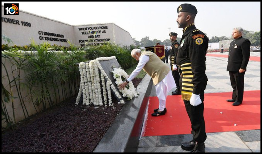 Police Commemoration Day : విధి నిర్వహణలో అమరులైన పోలీసులకు మోడీ,షా నివాళి Police Commemoration Day : విధి నిర్వహణలో అమరులైన పోలీసులకు మోడీ,షా నివాళి