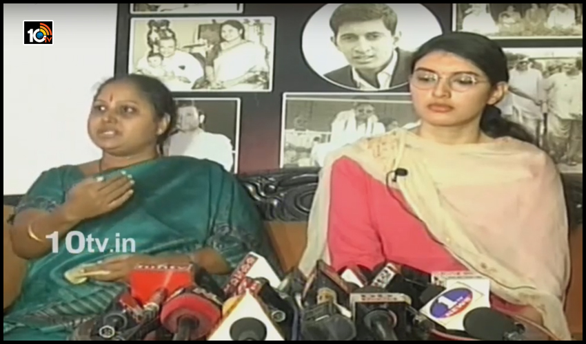 రాజవంశంలో భగ్గుమన్న విబేధాలు : వారసులం మేమే – ఊర్మిళ రాజవంశంలో భగ్గుమన్న విబేధాలు : వారసులం మేమే – ఊర్మిళ