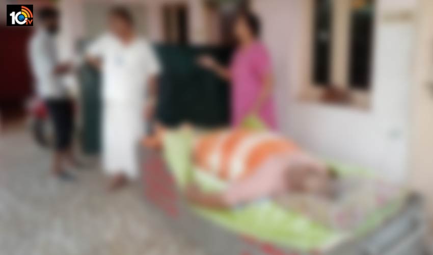 ఎప్పుడు ఛస్తాడాని ఎదురు చూస్తూ..బతికుండగానే అన్నకాళ్లూ చేతులు కట్టేసి ఫ్రిజర్ లో పెట్టేసిన తమ్ముడు ఎప్పుడు ఛస్తాడాని ఎదురు చూస్తూ..బతికుండగానే అన్నకాళ్లూ చేతులు కట్టేసి ఫ్రిజర్ లో పెట్టేసిన తమ్ముడు
