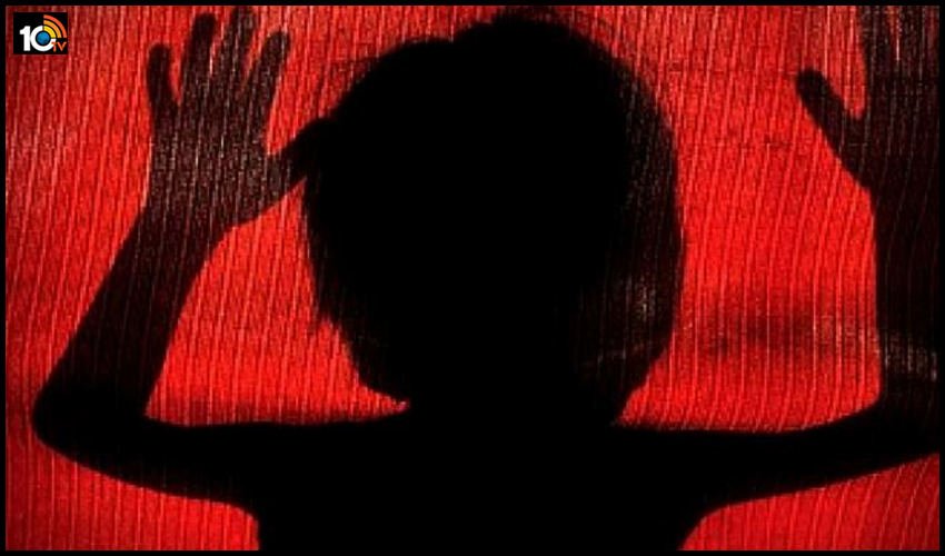 స్నేహితుడి మూడేళ్ల కూతురిపై అత్యాచారం చేసి హత్య చేసిన కామాంధుడు స్నేహితుడి మూడేళ్ల కూతురిపై అత్యాచారం చేసి హత్య చేసిన కామాంధుడు