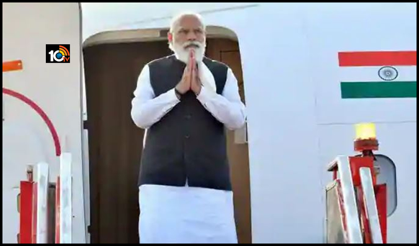వారణాసికి ప్రధాని మోడీ.. సిక్స్ లేన్ హైవే ప్రారంభోత్సవం! వారణాసికి ప్రధాని మోడీ.. సిక్స్ లేన్ హైవే ప్రారంభోత్సవం!