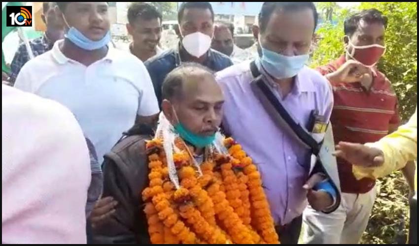 ఇరవై ఏళ్లుగా పాకిస్తాన్ జైలులోనే.. ఎట్టకేలకు భారత్కు.. సొంత భాషను కూడా మర్చిపోయాడు ఇరవై ఏళ్లుగా పాకిస్తాన్ జైలులోనే.. ఎట్టకేలకు భారత్కు.. సొంత భాషను కూడా మర్చిపోయాడు