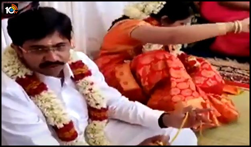 వరుడికి వధువు షాక్ : తాళి కట్టించుకొనేందుకు నిరాకరణ వరుడికి వధువు షాక్ : తాళి కట్టించుకొనేందుకు నిరాకరణ