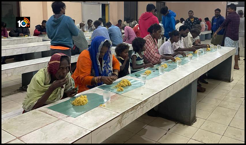 Nivar Cyclone : వరద ప్రాంత ప్రజలకు ప్రకాష్ రాజ్ సాయం Nivar Cyclone : వరద ప్రాంత ప్రజలకు ప్రకాష్ రాజ్ సాయం