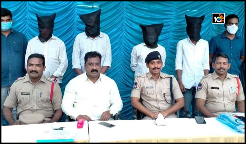 ములుగు : మావోయిస్టు సానుభూతి పరులు అరెస్ట్ ములుగు : మావోయిస్టు సానుభూతి పరులు అరెస్ట్