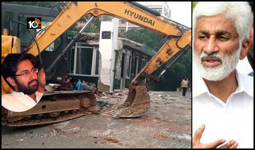 బాలకృష్ణ చిన్నల్లుడికి మరో షాక్ ఇచ్చిన విజయసాయిరెడ్డి, గీతంపై చర్యలు తీసుకోవాలని ఏఐసీటీఈ చైర్మన్ కి లేఖ బాలకృష్ణ చిన్నల్లుడికి మరో షాక్ ఇచ్చిన విజయసాయిరెడ్డి, గీతంపై చర్యలు తీసుకోవాలని ఏఐసీటీఈ చైర్మన్ కి లేఖ