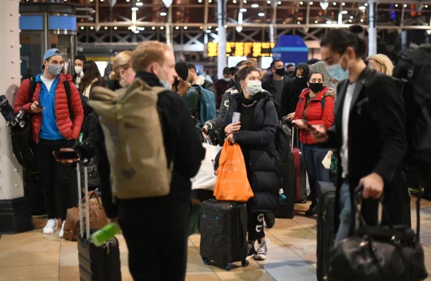 London stations ‘like a war zone’ as thousands race