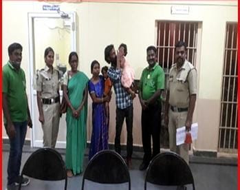 మద్యానికి డబ్బులు తక్కువయ్యాయని కూతుర్ని తాకట్టు పెట్టిన తండ్రి