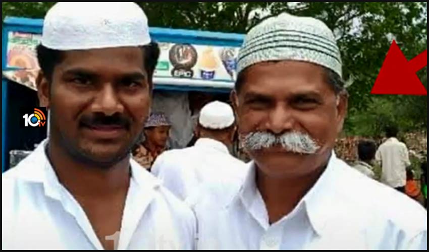శ్రీశైలం వివాదంపై చర్యలు.. గోశాల ఇంఛార్జీ, తొమ్మిది మంది సిబ్బంది బదిలీ శ్రీశైలం వివాదంపై చర్యలు.. గోశాల ఇంఛార్జీ, తొమ్మిది మంది సిబ్బంది బదిలీ