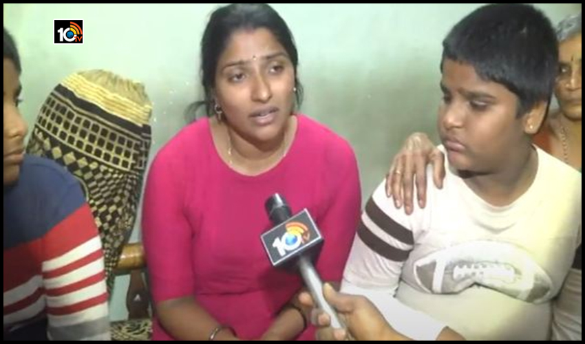 ‘నా భర్తను ఎమ్మెల్యే, అతడి అనుచరులే చంపారు’ : టీడీపీ నేత సుబ్బయ్య భార్య ‘నా భర్తను ఎమ్మెల్యే, అతడి అనుచరులే చంపారు’ : టీడీపీ నేత సుబ్బయ్య భార్య