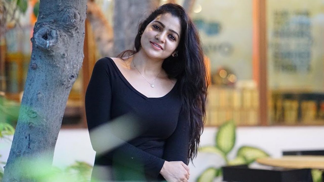బుల్లితెర నటి ఆత్మహత్య.. ముఖంపై గాయాలు ఎలా అయ్యాయి? బుల్లితెర నటి ఆత్మహత్య.. ముఖంపై గాయాలు ఎలా అయ్యాయి?
