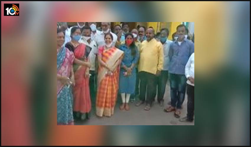 విజయనగరం జిల్లా టీడీపీలో వర్గ విభేదాలు…స్వంతంగా పార్టీ కార్యాలయం ఏర్పాటు చేసిన మీసాల గీత విజయనగరం జిల్లా టీడీపీలో వర్గ విభేదాలు…స్వంతంగా పార్టీ కార్యాలయం ఏర్పాటు చేసిన మీసాల గీత