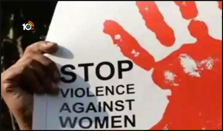 టాయిలెట్ గోడలపై మహిళా పోలీసు ఫోన్ నెంబర్-అసభ్య కాల్స్ తో ఉక్కిరి బిక్కిరి టాయిలెట్ గోడలపై మహిళా పోలీసు ఫోన్ నెంబర్-అసభ్య కాల్స్ తో ఉక్కిరి బిక్కిరి