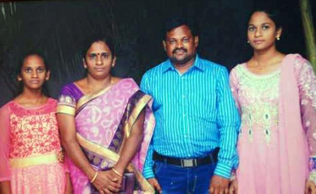 భర్త మృతి….మనో వేదనకు గురై పిల్లలతో భార్య ఆత్మహత్య భర్త మృతి….మనో వేదనకు గురై పిల్లలతో భార్య ఆత్మహత్య
