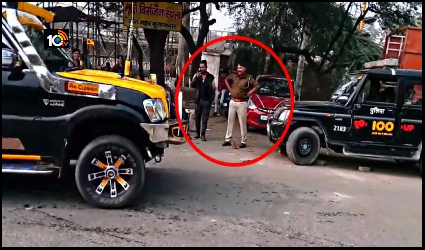 జంపింగ్ కారు.. డీజే డాన్సింగ్ మహింద్రా స్కార్పియో సీజ్.. రూ.41,500 ఫైన్ జంపింగ్ కారు.. డీజే డాన్సింగ్ మహింద్రా స్కార్పియో సీజ్.. రూ.41,500 ఫైన్