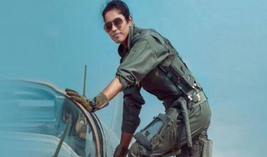 Delhi the first female pilot Bhavana Kant with 'Raphael' in Republic Day