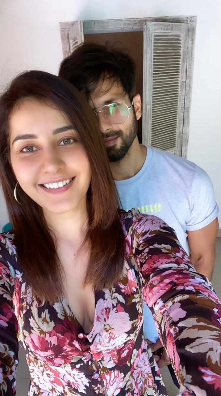 Raashi Khanna - ShahidKapoor