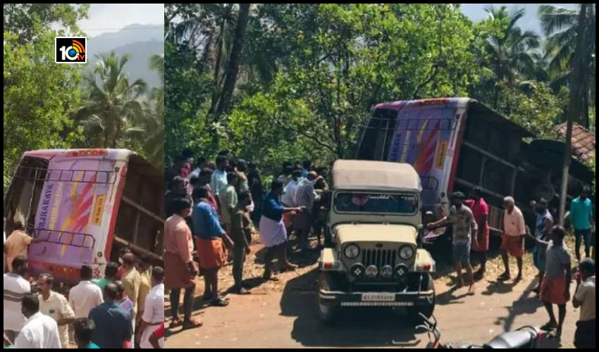 పెళ్లిబస్సు బోల్తా – ఏడుగురి దుర్మరణం పెళ్లిబస్సు బోల్తా – ఏడుగురి దుర్మరణం