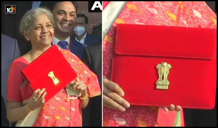 బడ్జెట్ 2021-22 : ఎర్రటివస్త్రంతో చుట్టిన ట్యాబ్ తో నిర్మలమ్మ బడ్జెట్ 2021-22 : ఎర్రటివస్త్రంతో చుట్టిన ట్యాబ్ తో నిర్మలమ్మ