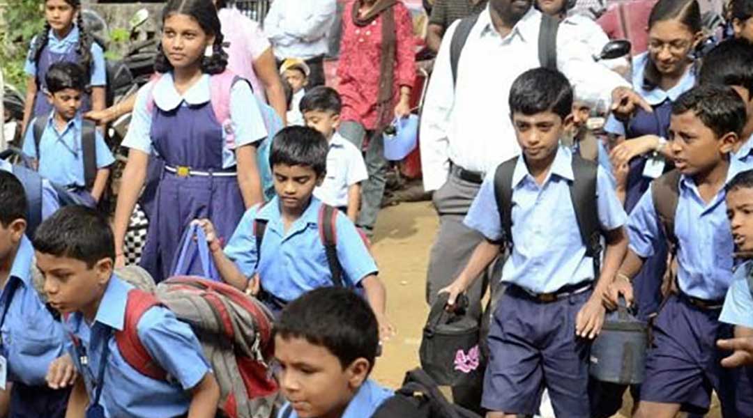 నేటి నుంచి తెలంగాణలో 6,7,8 తరగతులు ప్రారంభం నేటి నుంచి తెలంగాణలో 6,7,8 తరగతులు ప్రారంభం