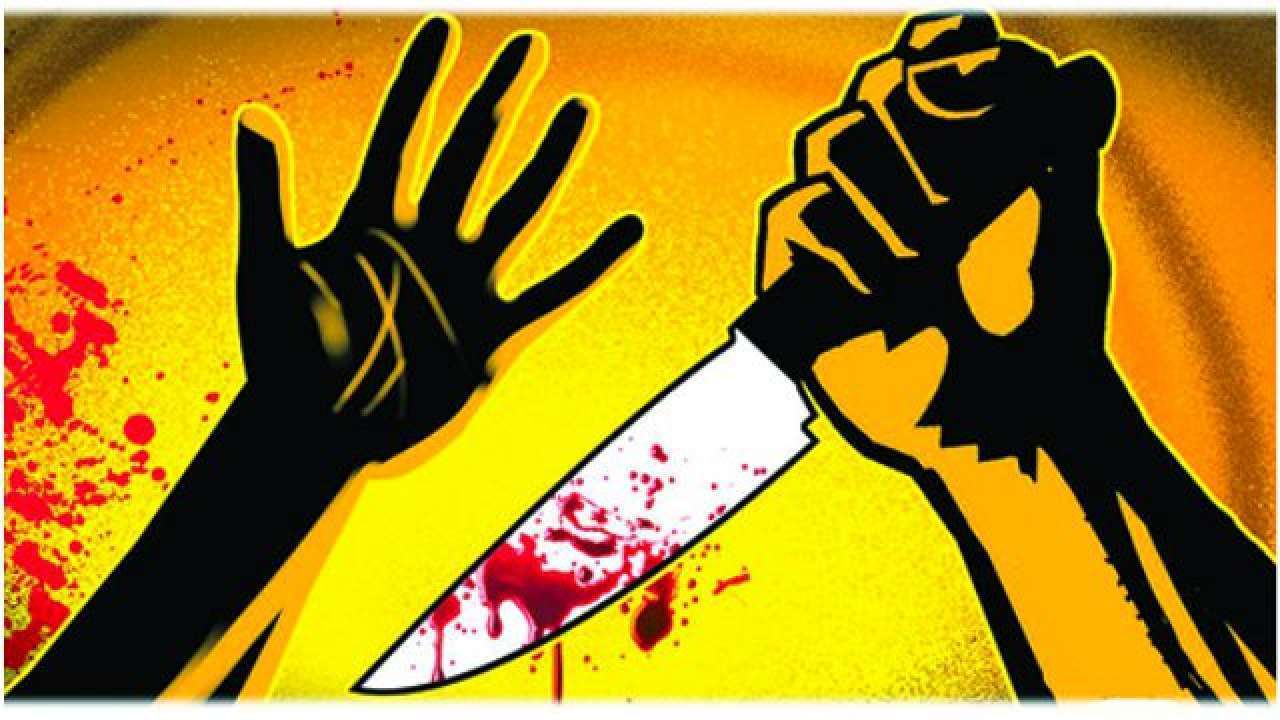 యువతిపై హత్యాయత్నం కేసు : కాళ్లు, చేతులు కట్టేసుకున్న యువతి..స్నేహితులతో కలిసి కట్టు కథ యువతిపై హత్యాయత్నం కేసు : కాళ్లు, చేతులు కట్టేసుకున్న యువతి..స్నేహితులతో కలిసి కట్టు కథ