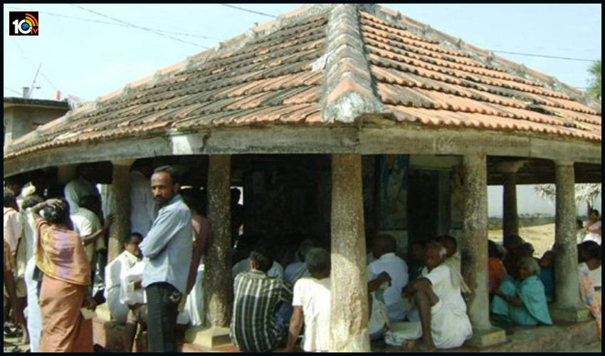 పంచాయతీ ఎన్నికలకు ఆ ఊరు దూరం, సమస్యలు గ్రామంలోనే పరిష్కారం పంచాయతీ ఎన్నికలకు ఆ ఊరు దూరం, సమస్యలు గ్రామంలోనే పరిష్కారం