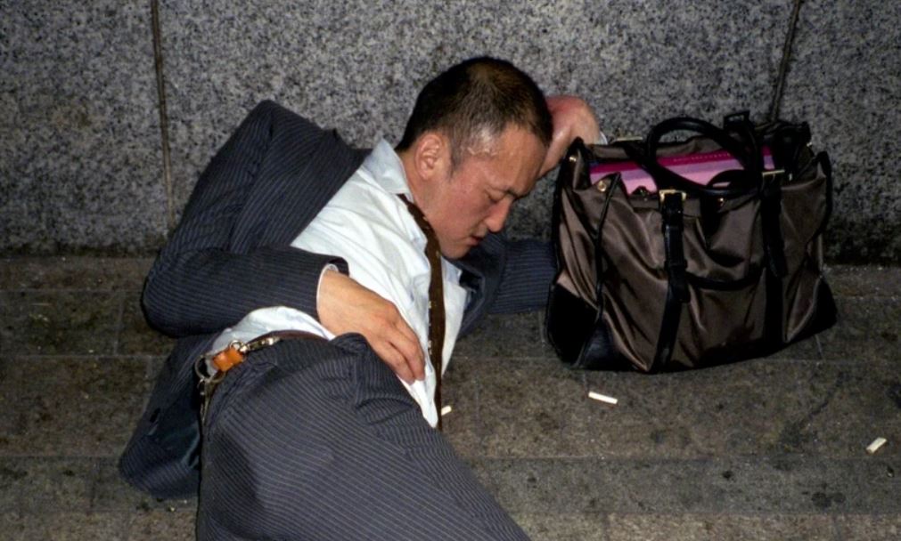 Japan Corporate Workers Sleeping on Streets During Their 60-Hour Weeks