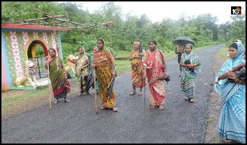Forest Officials Attacking Tribal Women Tension In The Nallamala Forest Area