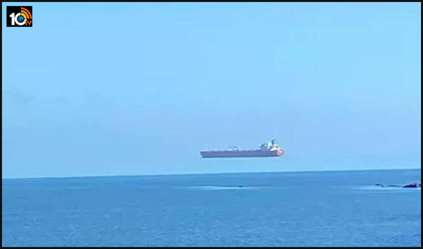 Man Stunned To See A Ship Floating In The Air