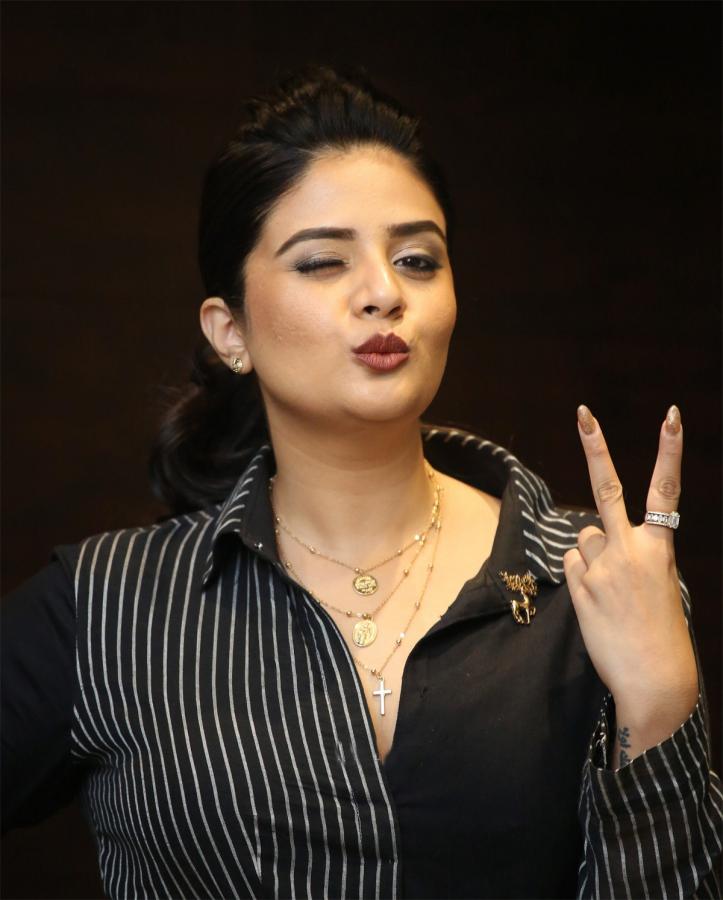 Anchor Srimukhi 4