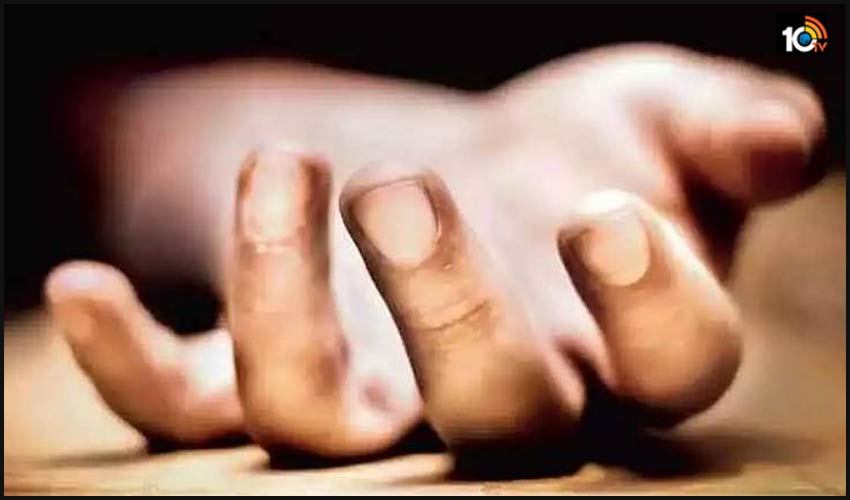Family Suicide : ప్రాణం తీసిన అప్పులు : ఒకే కుటుంబంలో నలుగురు బలవన్మరణం Family Suicide : ప్రాణం తీసిన అప్పులు : ఒకే కుటుంబంలో నలుగురు బలవన్మరణం