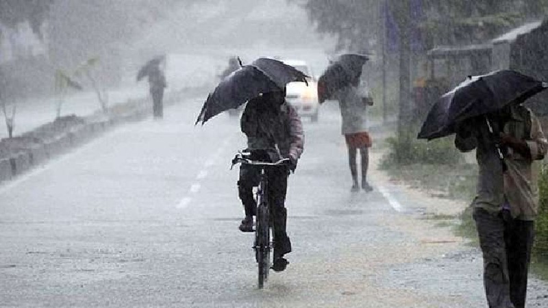 AP Weather: అలెర్ట్.. మూడు రోజులపాటు భారీవర్షాలు! AP Weather: అలెర్ట్.. మూడు రోజులపాటు భారీవర్షాలు!