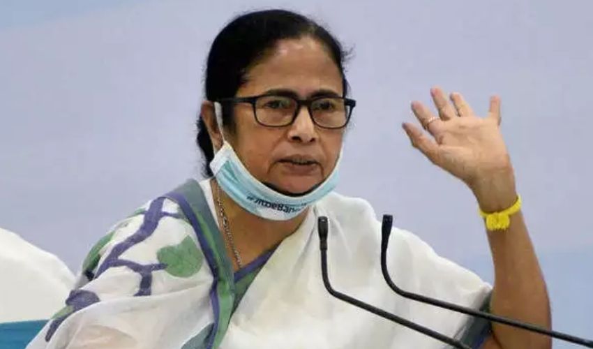 Mamata Banerjee: హస్తినలో హాట్ టాపిక్.. మమత ”ఆట” మొదలు పెట్టిందా..? Mamata Banerjee: హస్తినలో హాట్ టాపిక్.. మమత ”ఆట” మొదలు పెట్టిందా..?