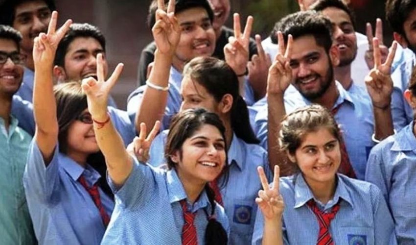 CBSE : సీబీఎస్ఈ 12వ తరగతి ఫలితాలు విడుదల..బాలికలదే పైచేయి CBSE : సీబీఎస్ఈ 12వ తరగతి ఫలితాలు విడుదల..బాలికలదే పైచేయి