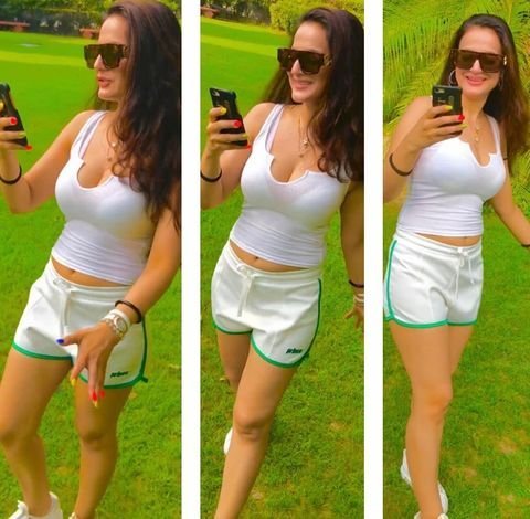 Ameesha Patel (3)