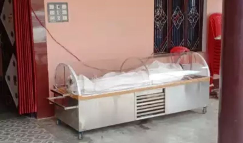 Dead Body: 22 రోజులుగా కొడుకు డెడ్బాడీని ఫ్రిజ్లో ఉంచిన తండ్రి! Dead Body: 22 రోజులుగా కొడుకు డెడ్బాడీని ఫ్రిజ్లో ఉంచిన తండ్రి!