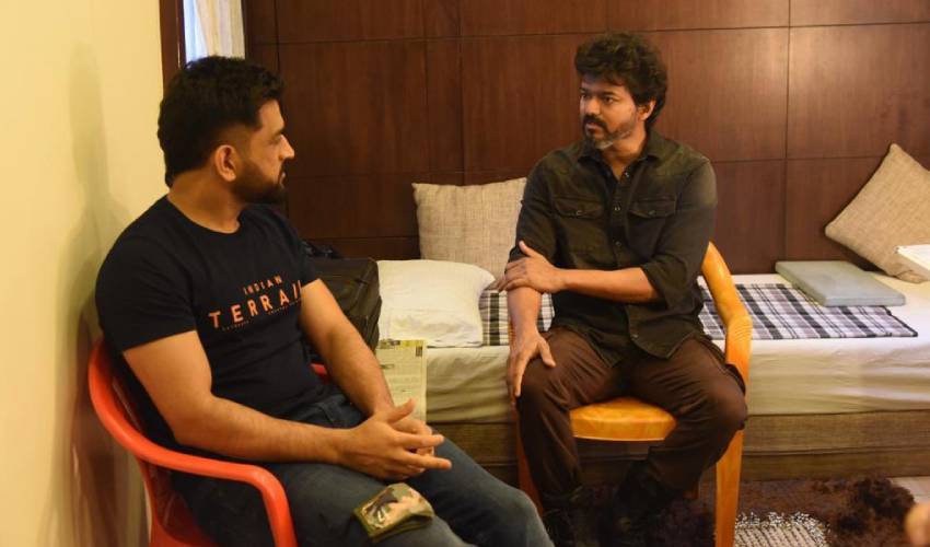Dhoni - Vijay 